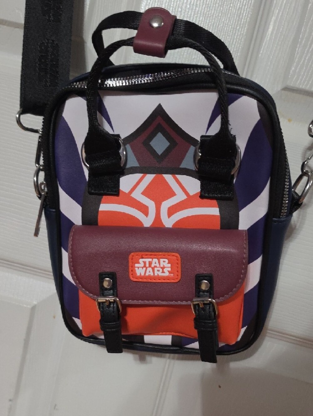 Star Wars Crossbody Messenger Bag in Purple, Red and Black - Picture 4 of 9